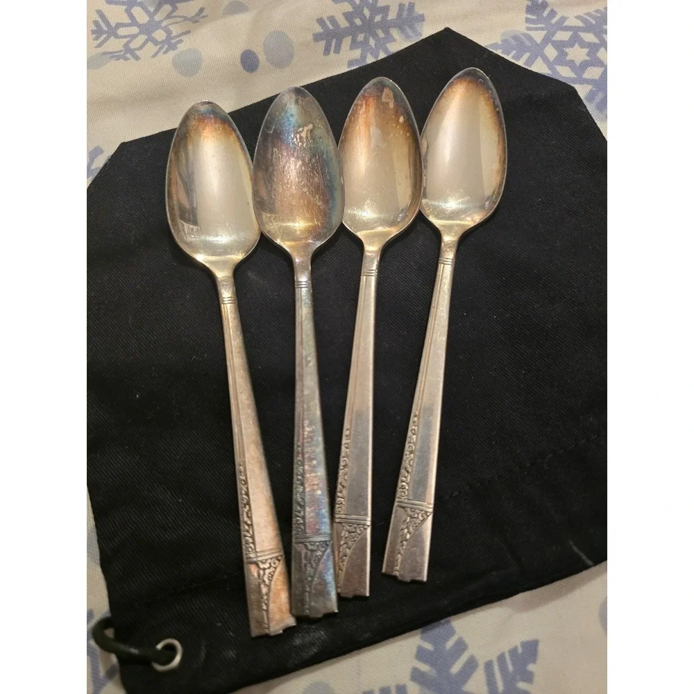 4 Oneida Nobility Plate CAPRICE Silverplate Oval soup‎ spoons